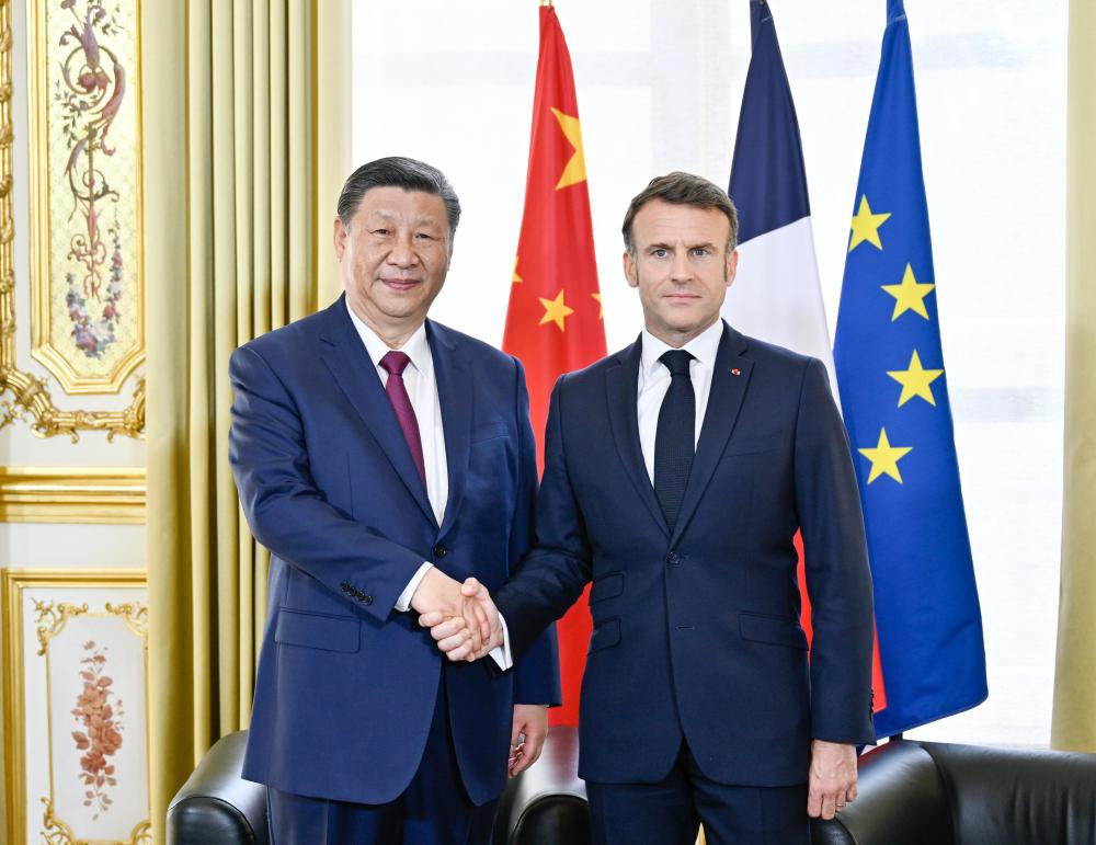 当地时间5月6日下午，国家主席习近平在巴黎爱丽舍宫同法国总统马克龙举行会谈。